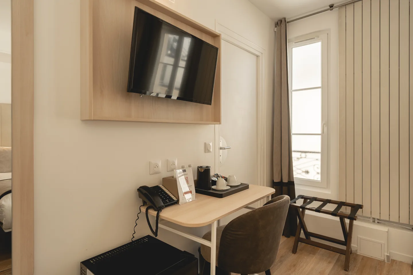 Living area — 双人房 — Derby Eiffel Hotel, 第七区 - Invalides