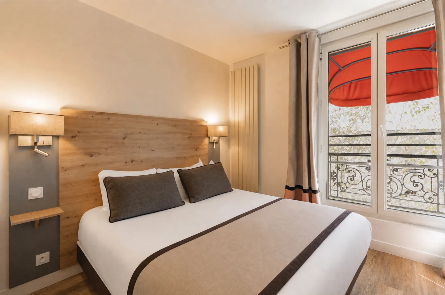 Bedroom — 双床房 — Derby Eiffel Hotel, 第七区 - Invalides